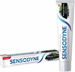 Sensodyne Natural White Charcoal bělící zubní pasta, 75ml