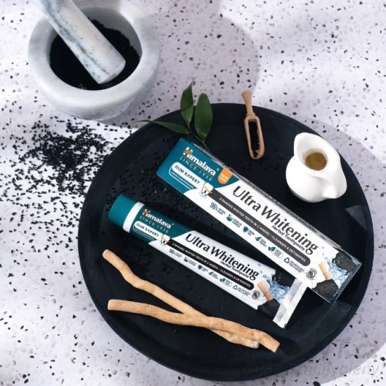 Himalaya Ultra Whitening zubní pasta s černým uhlím, 75ml