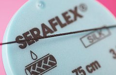 SERAFLEX 4/0 (USP) 1x0,50m DS-12, 24ks