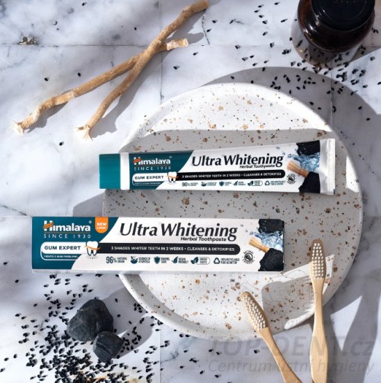 Himalaya Ultra Whitening zubní pasta s černým uhlím, 75ml