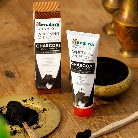 Himalaya Botanique Charcoal Whitening Antiplaque bieliaca zubná pasta , 113g